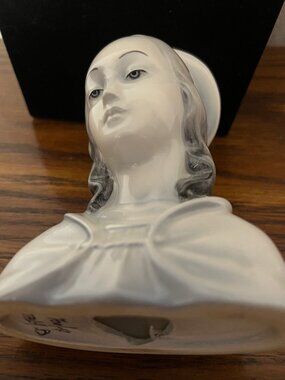 Porcelain bust of the Virgin Mary